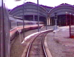 10. Tren Intercity 125 saliendo de la estación de York (Reino Unido). 27 de mayo de 1990.